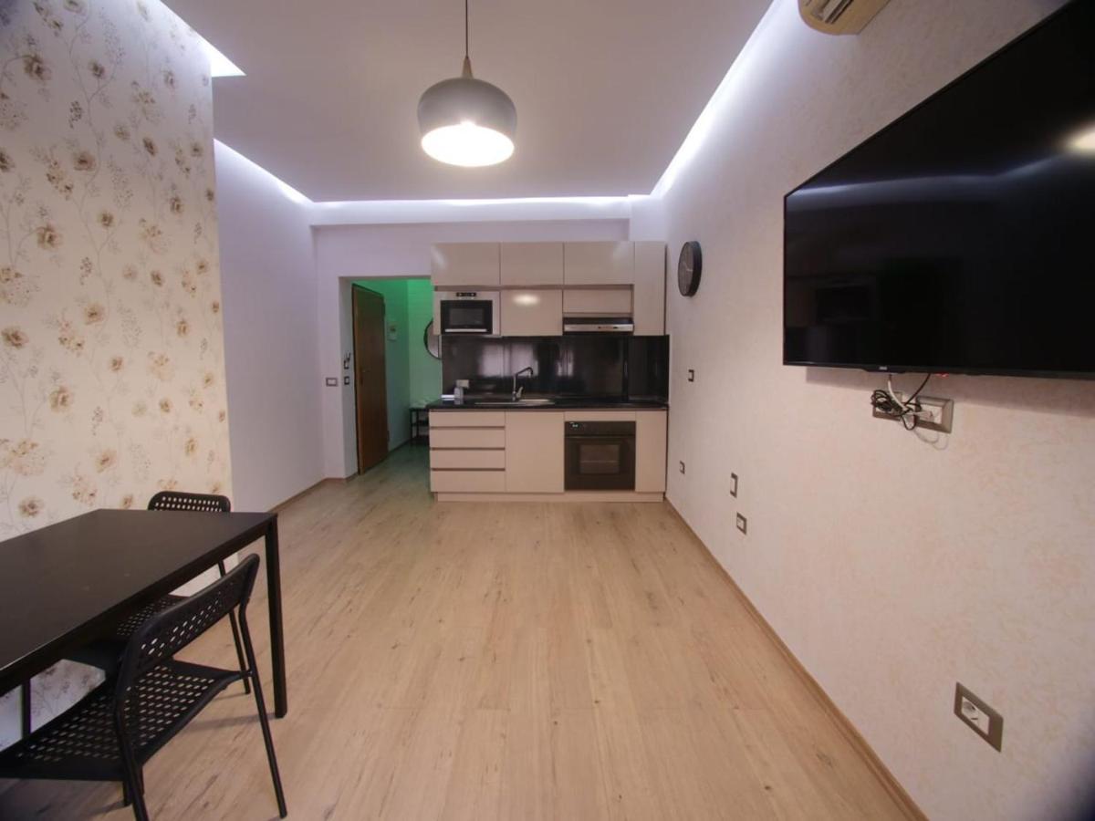 Apartament Hidden Gem In The Center Of Tirana Zewnętrze zdjęcie